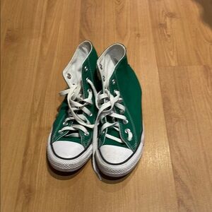 Converse Women’s size 6 Green High-Top Sneakers